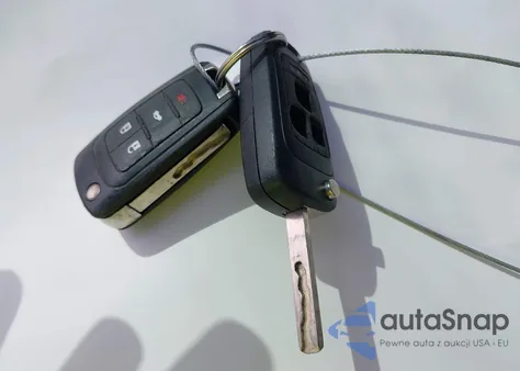 2017 Chevrolet Impala 1Lt из США, поврежденный, VIN 2G1105S38H9117523